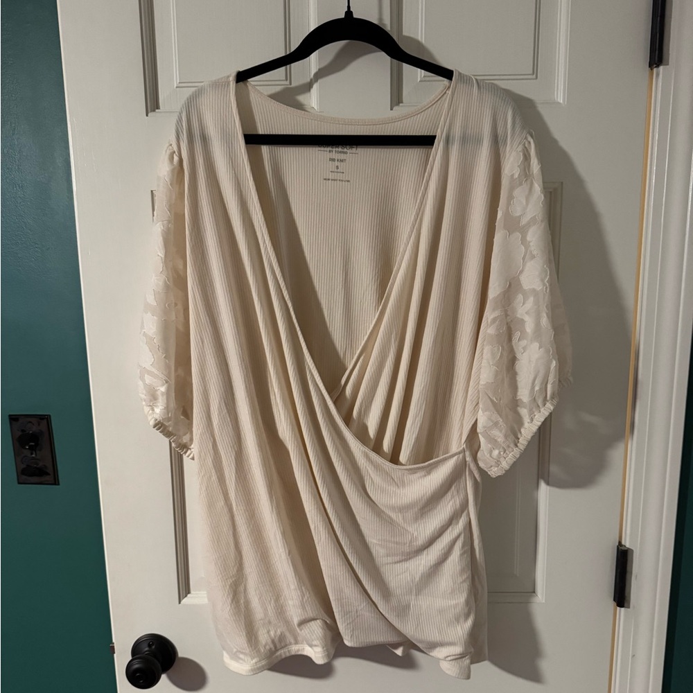 Torrid lace sleeve top